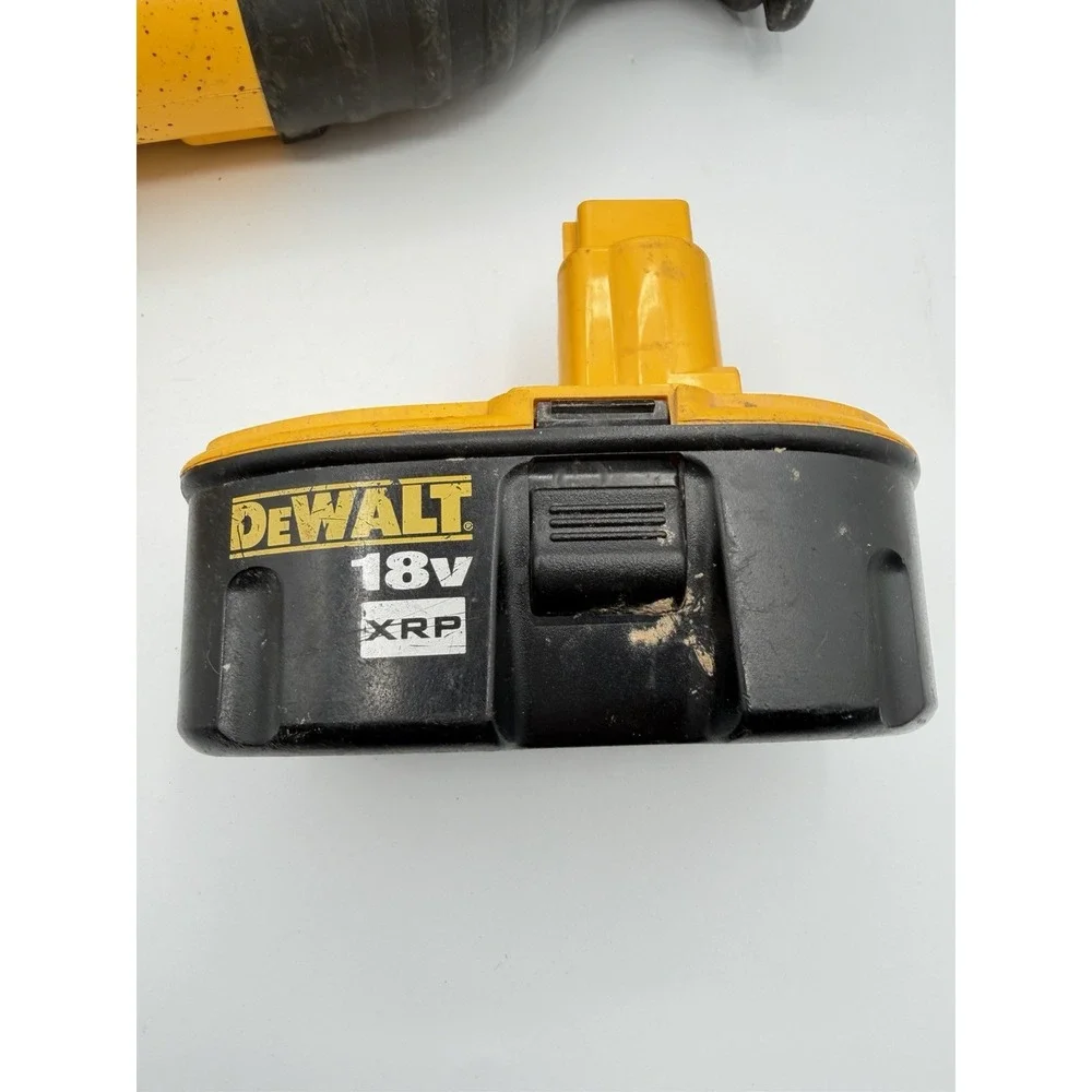 DEWALT DW938 18V Cordless Reciprocating Saw + DC9096 18v XRP Battery SEE VIDEO!